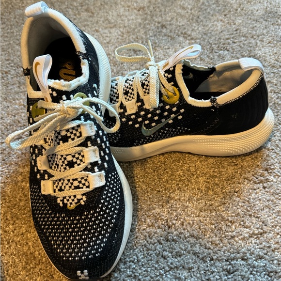 Nike React running shoe, women’s size 8.5, nearly brand new - Picture 3 of 4